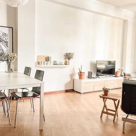 Central Loft With Free Parking Порто Екстериор снимка